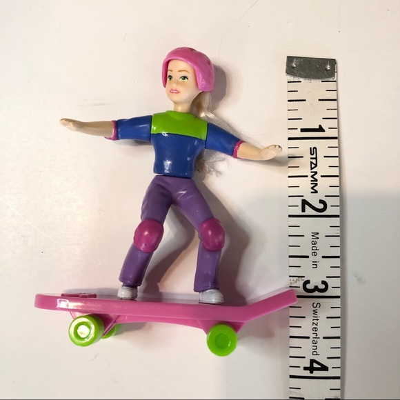 2000 Mattel skateboarding Stacie figure from McDonald’s - Picture 7 of 7